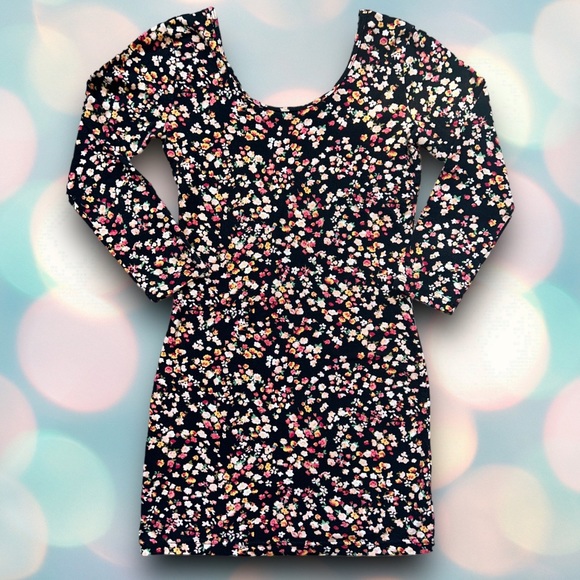 Decree Women’s Black Boho Floral 3/4 Sleeve Bodycon Dress Size XS - Picture 3 of 6